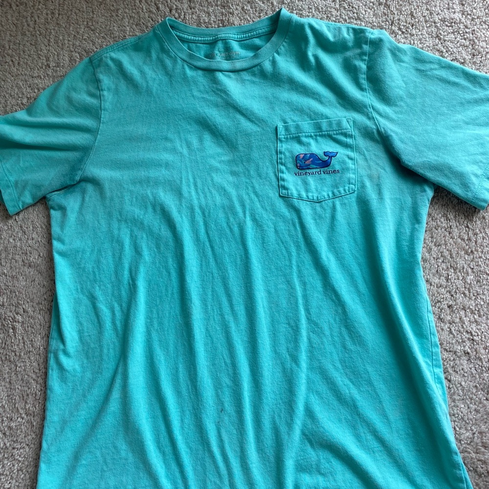 Vineyard Vines tshirt